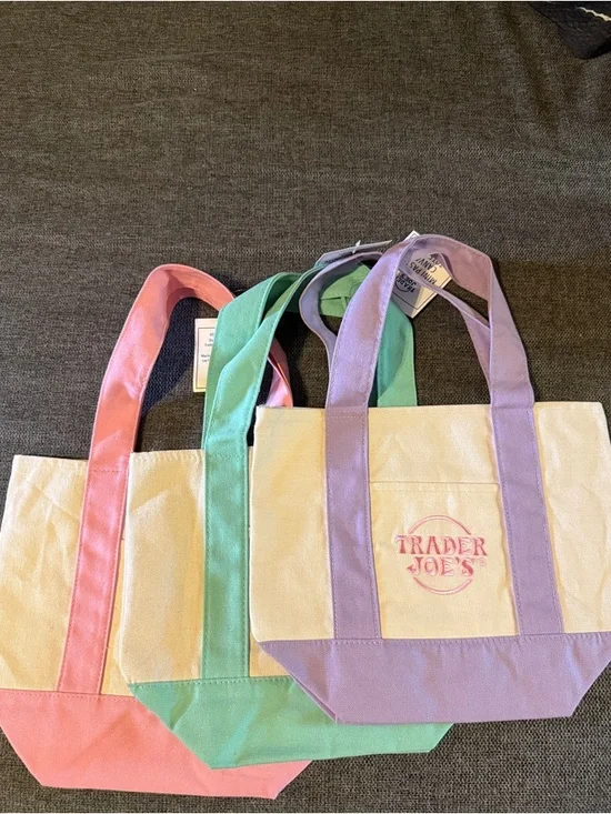 Trader Joe's Canvas Tote Bag in Lavender & Cream - Picture 1 of 1